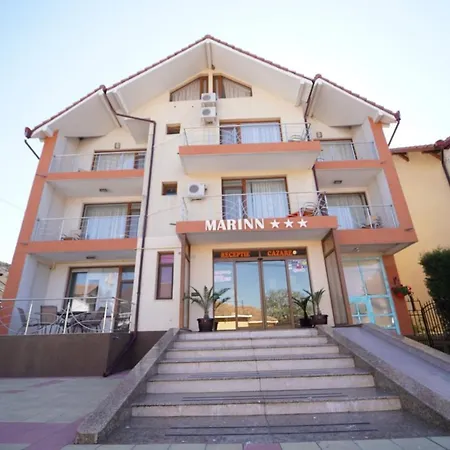 Red Apartament