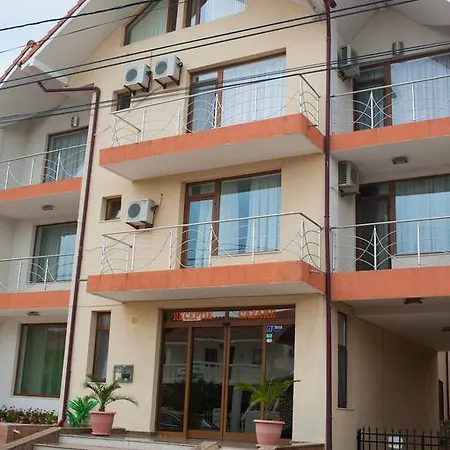 Apartament Red Costineşti